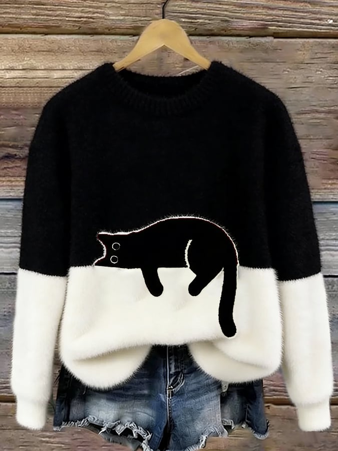 Black and white cat print sweatshirt with long sleeves and crew neck