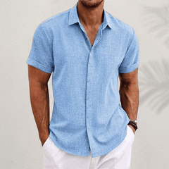 Men's short-sleeve classic-fit shirt in light blue, button-front with point collar