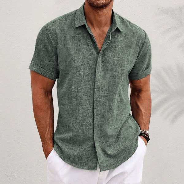 Men's short-sleeve classic-fit shirt in army green, button-front with point collar