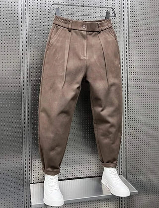 Men’s cream-brown modern-fit trousers with pleated front, button waistband and cuffed hem