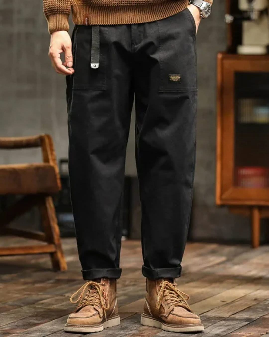 Black cargo pants with side pocket and elastic cuffed ankle hem