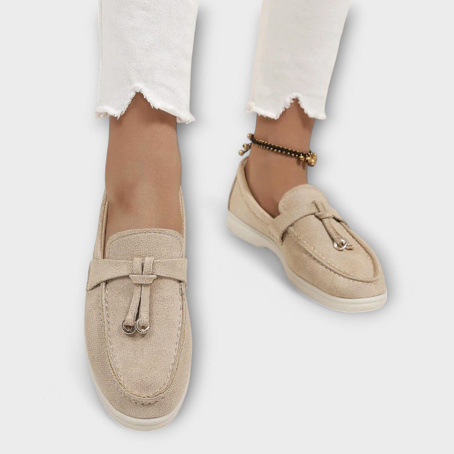 Women's suede loafers, sand beige with bow and horsebit ornament